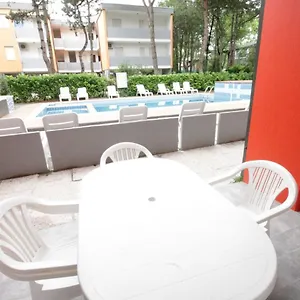 Trilocale Con Piscina - Luca Appartamento Bibione