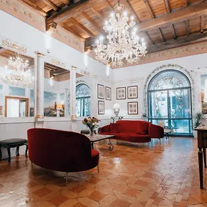 4* Hotell Pantheon